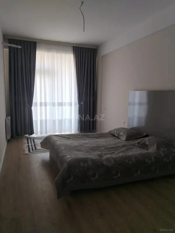 Satılır 2 otaqlı mənzil 92 m²