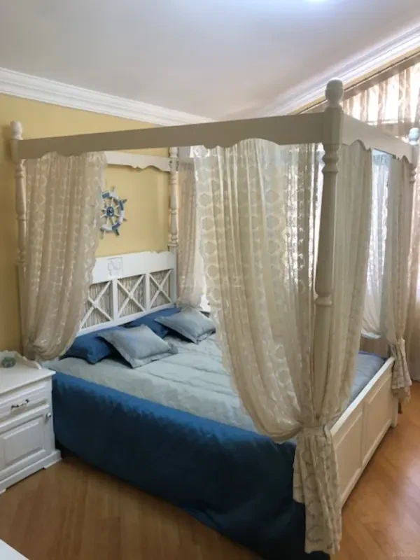 Kirayə verilir 8 otaqlı həyət evi 400 m²