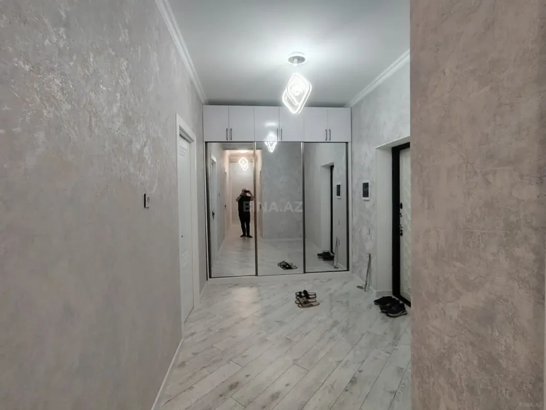 Satılır 2 otaqlı mənzil 91 m²