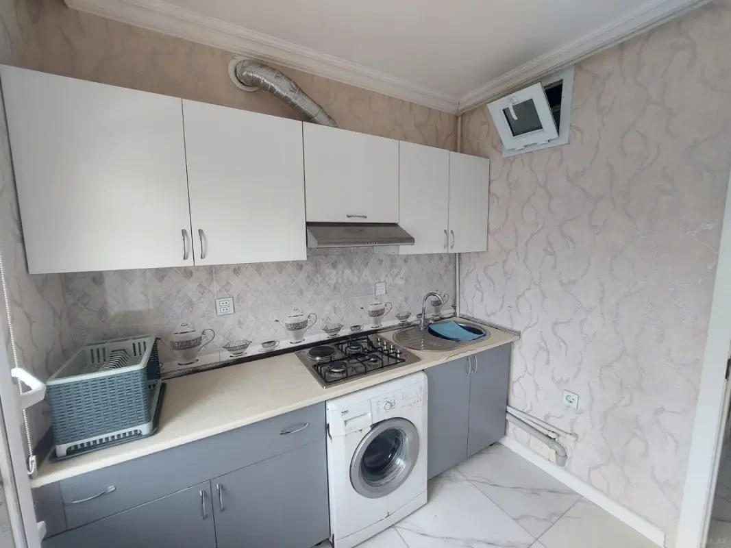 Kirayə verilir 2 otaqlı mənzil 60 m²