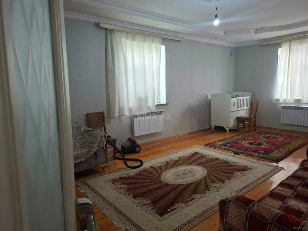 Satılır 5 otaqlı həyət evi 250 m²