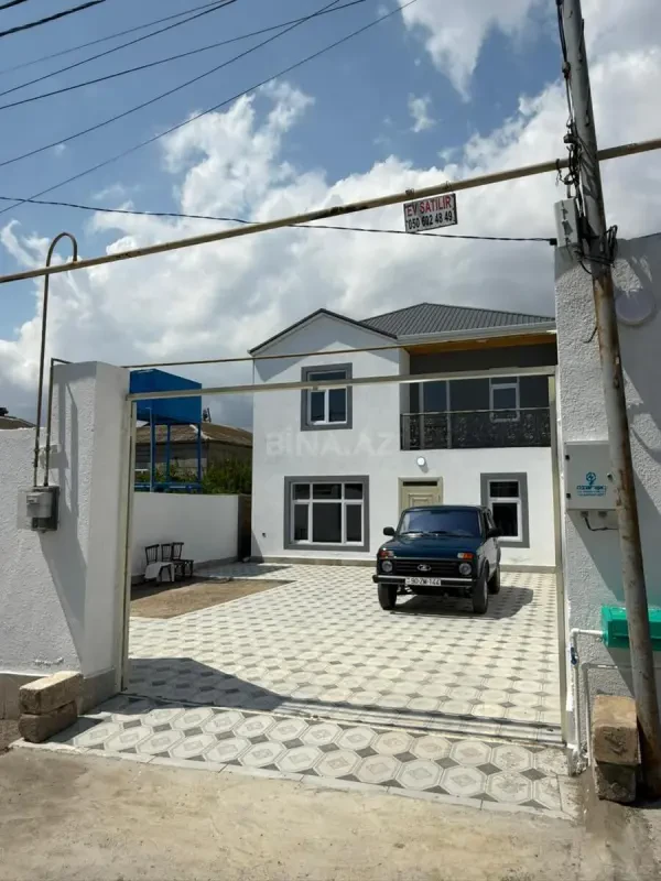 Satılır 4 otaqlı həyət evi 140 m²