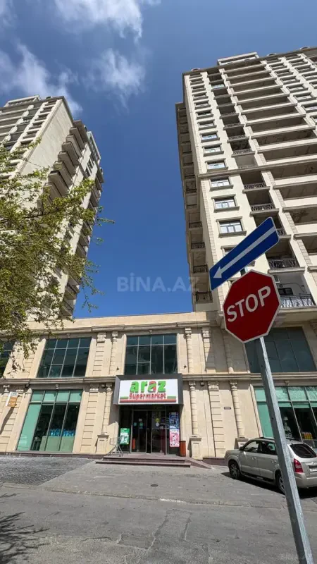 Satılır 2 otaqlı mənzil 77 m²