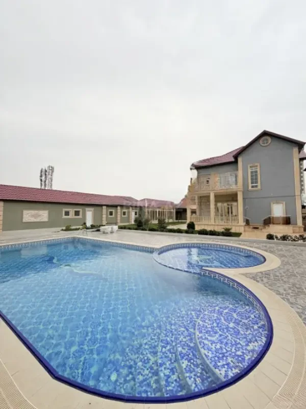 Kirayə verilir 4 otaqlı həyət evi 200 m²