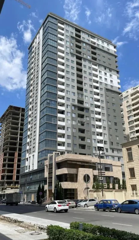 Satılır 2 otaqlı mənzil 76 m²
