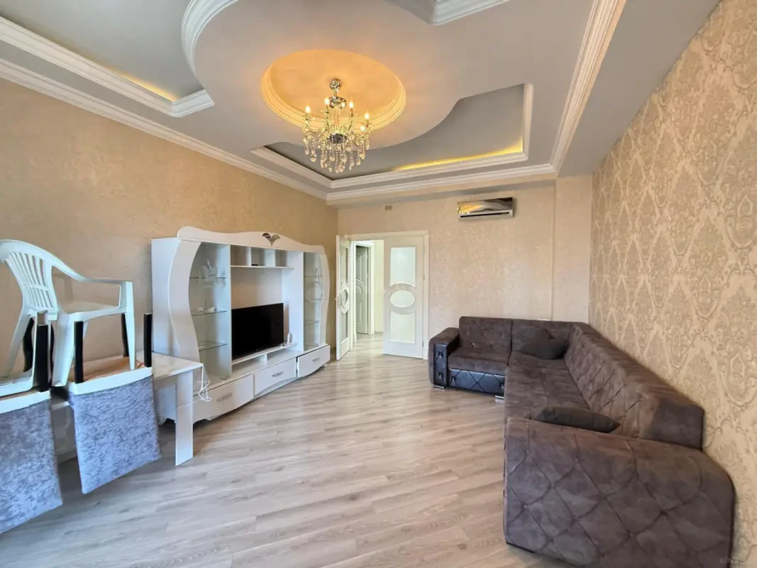Kirayə verilir 4 otaqlı mənzil 170 m²