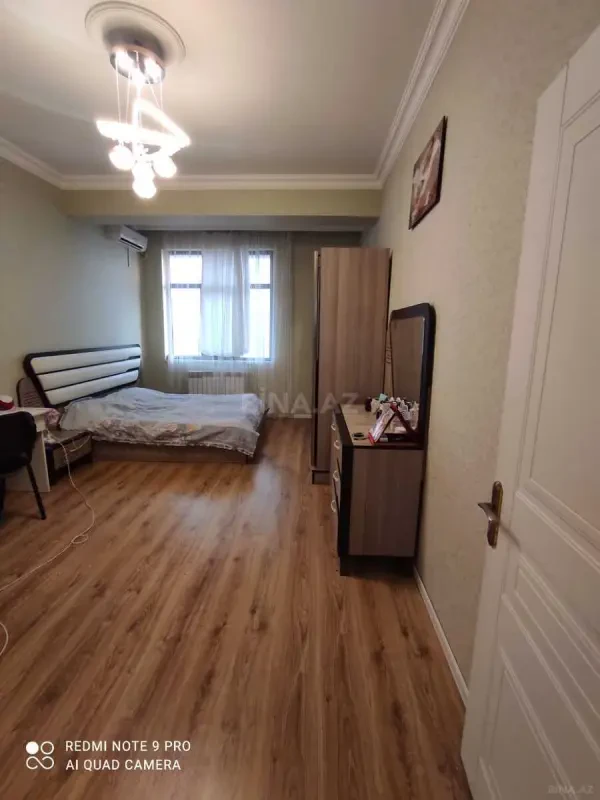 Kirayə verilir 3 otaqlı mənzil 140 m²