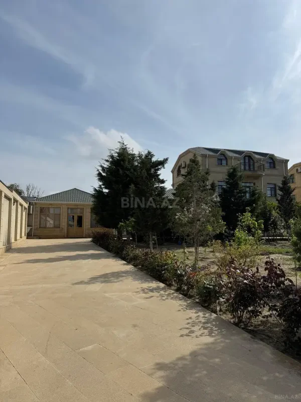 Satılır 7 otaqlı həyət evi 700 m²