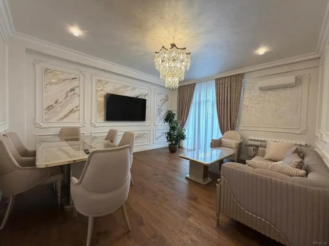 Satılır 4 otaqlı mənzil 158 m²