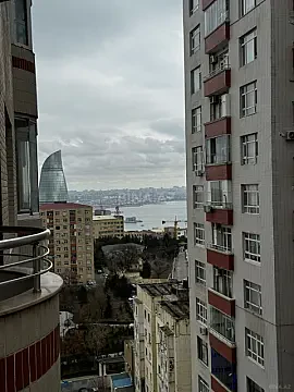 Kirayə verilir 3 otaqlı mənzil 130 m² — Bakı, Badamdar 3 otaq 130.00 m²