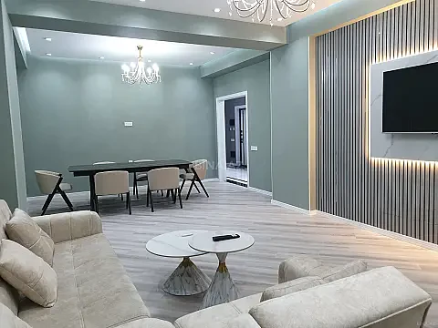 Kirayə verilir 3 otaqlı mənzil 150 m² — Bakı 3 otaq 150.00 m²