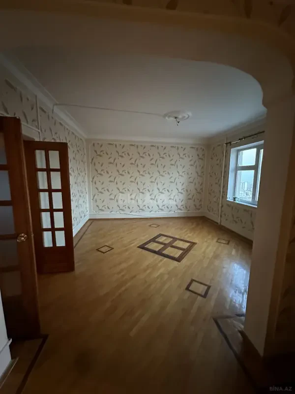 Satılır 4 otaqlı mənzil 108 m²