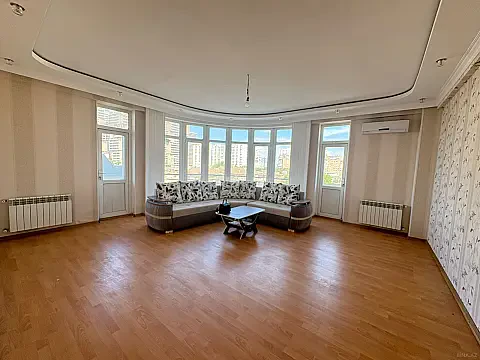 Satılır 3 otaqlı mənzil 145 m² — Bakı, İnşaatçılar 3 otaq 145.00 m²