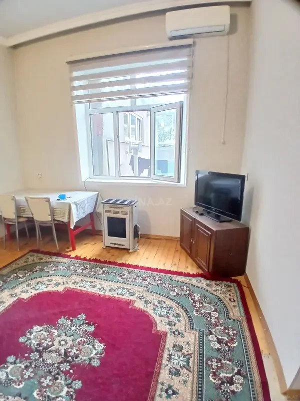Kirayə verilir 2 otaqlı həyət evi 60 m²