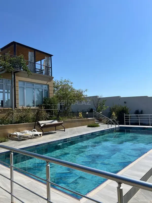 Kirayə verilir 7 otaqlı həyət evi 250 m²