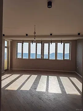 Satılır 3 otaqlı mənzil 137 m² — Bakı, İnşaatçılar 3 otaq 137.00 m²
