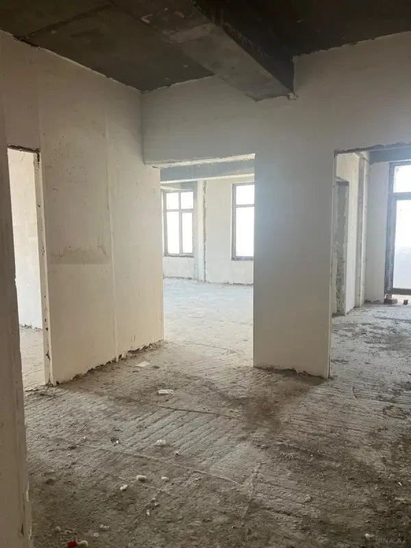 Satılır 3 otaqlı mənzil 107 m²