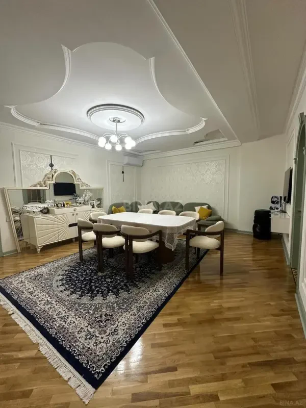 Satılır 3 otaqlı mənzil 115 m²