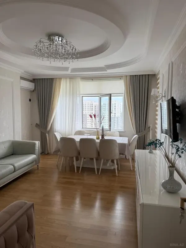 Satılır 2 otaqlı mənzil 95 m²