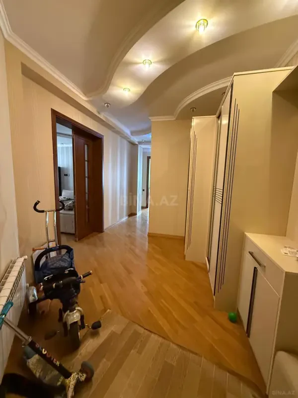 Kirayə verilir 2 otaqlı mənzil 90 m²