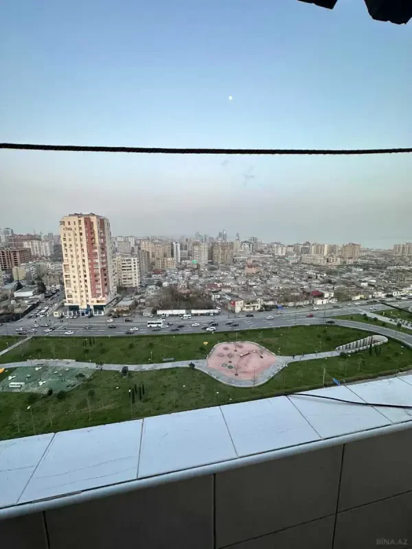 Satılır 4 otaqlı mənzil 110 m²
