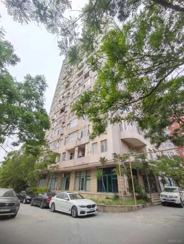 Satılır 3 otaqlı mənzil 125 m²