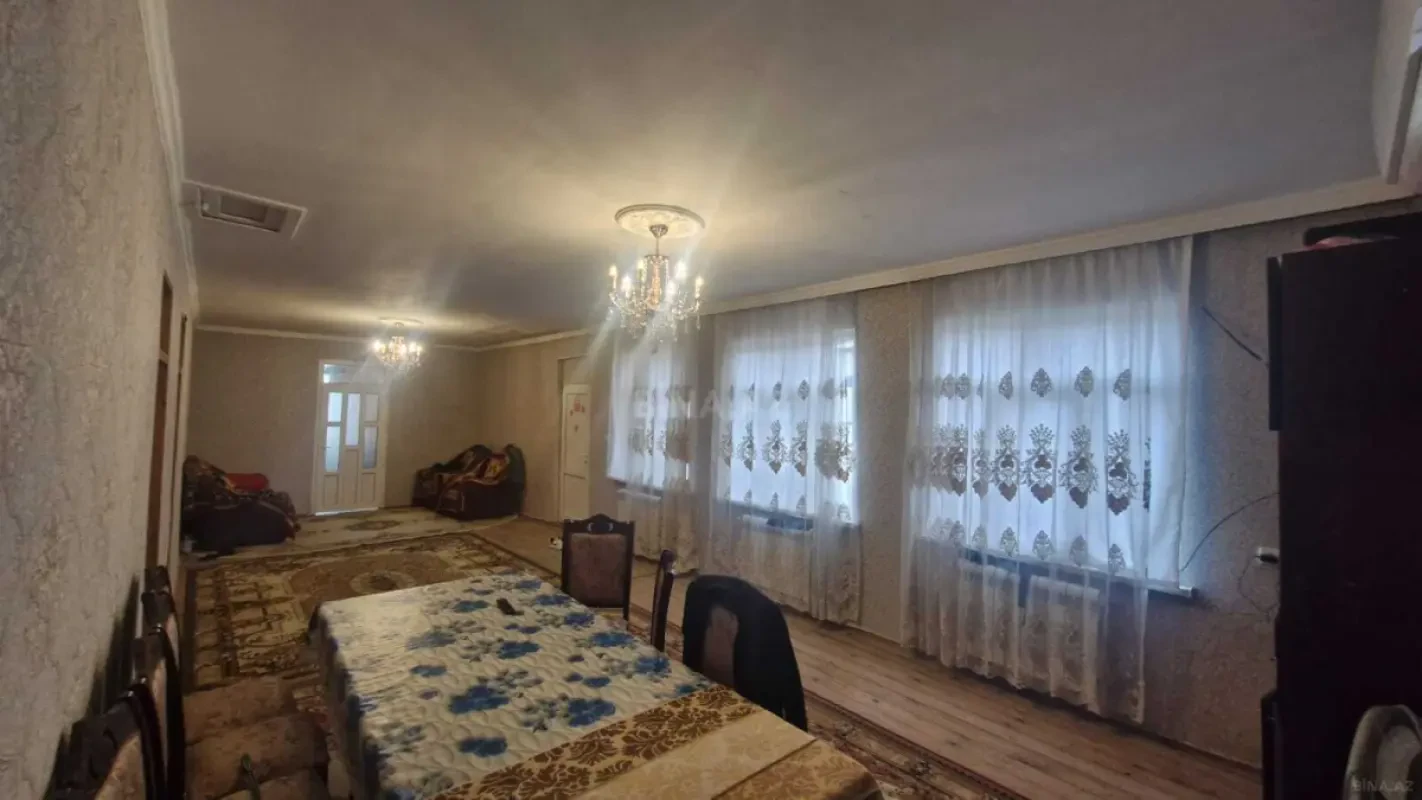 Satılır 3 otaqlı həyət evi 1 m²