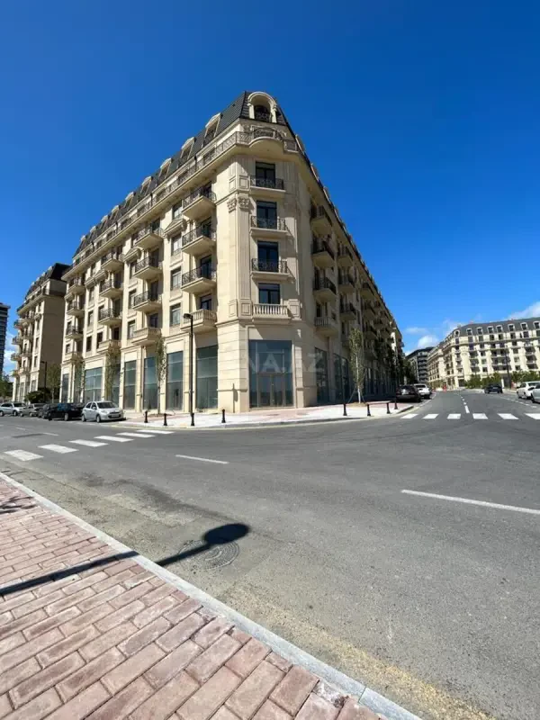 Satılır 4 otaqlı mənzil 231 m²