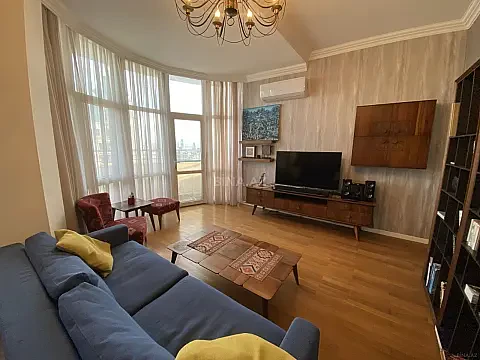 Kirayə verilir 3 otaqlı mənzil 105 m² — Bakı, Nizami 3 otaq 105.00 m²