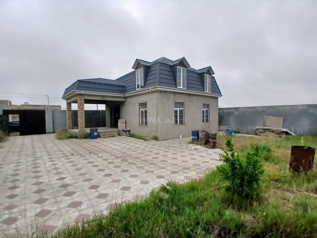Satılır 3 otaqlı həyət evi 160 m²