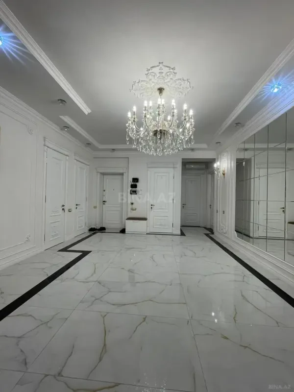 Satılır 3 otaqlı mənzil 187 m²