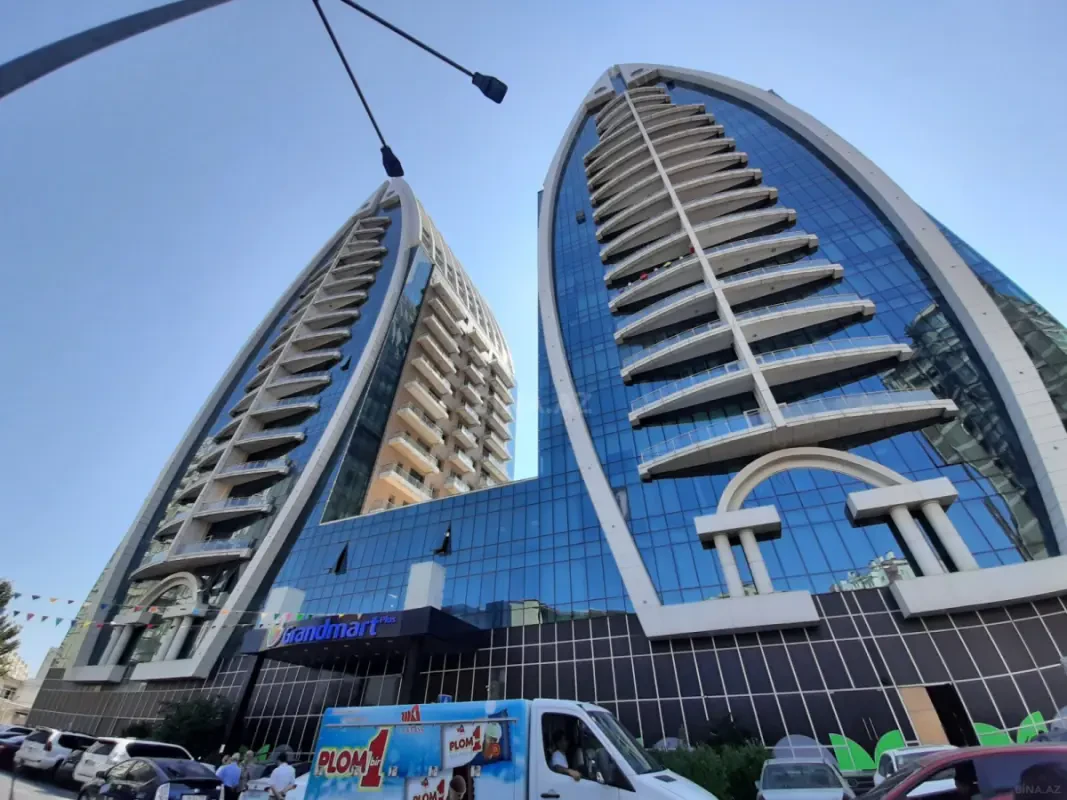 Kirayə verilir 4 otaqlı mənzil 220 m²