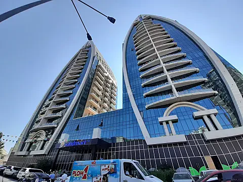 Kirayə verilir 4 otaqlı mənzil 220 m² — Bakı 4 otaq 220.00 m²