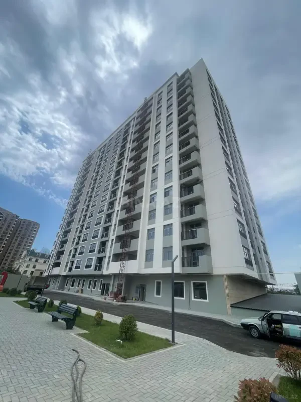 Satılır 2 otaqlı mənzil 84 m²
