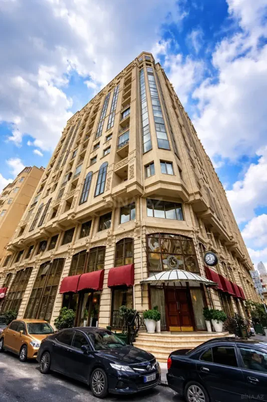 Satılır 3 otaqlı mənzil 159 m²