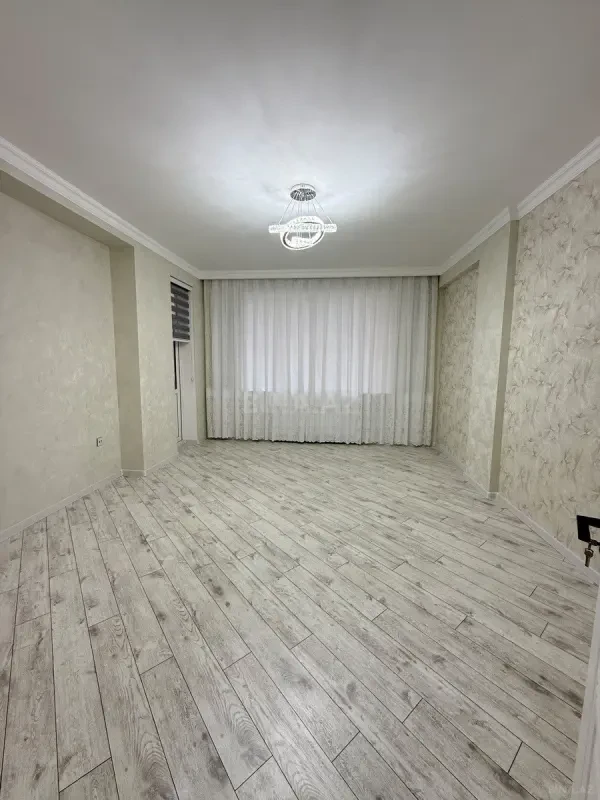Satılır 2 otaqlı mənzil 92 m²