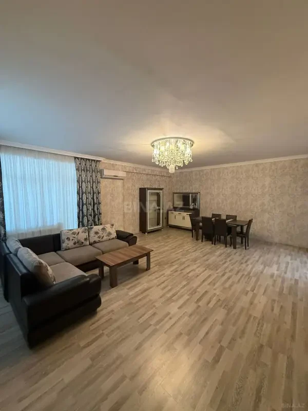 Kirayə verilir 3 otaqlı mənzil 190 m²