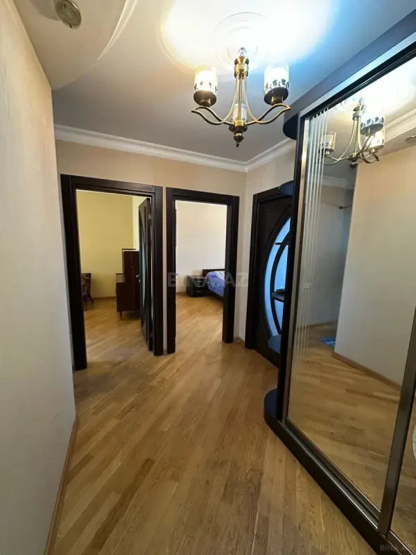 Kirayə verilir 2 otaqlı mənzil 95 m²