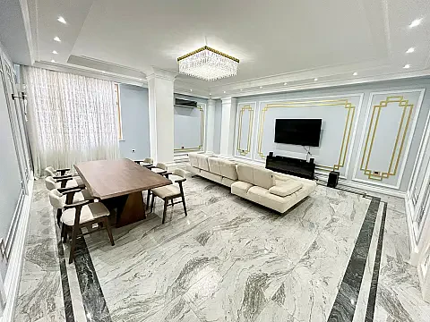 Kirayə verilir 4 otaqlı mənzil 180 m² — Bakı 4 otaq 180.00 m²