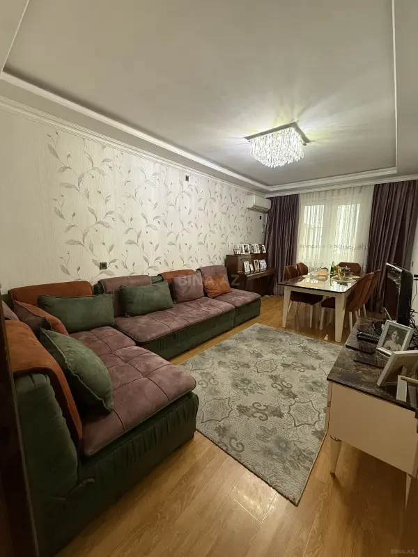 Satılır 5 otaqlı mənzil 120 m²