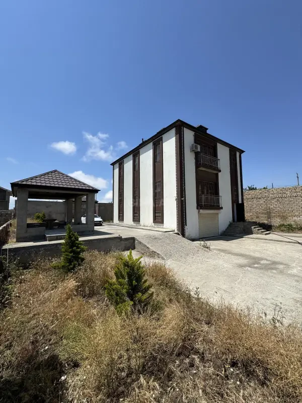 Kirayə verilir 4 otaqlı həyət evi 250 m²