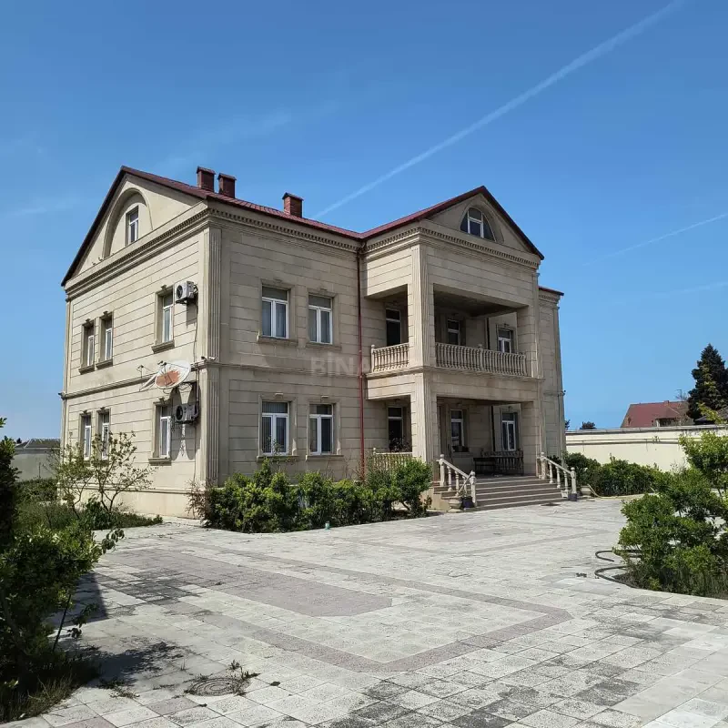 Satılır 6 otaqlı həyət evi 500 m²