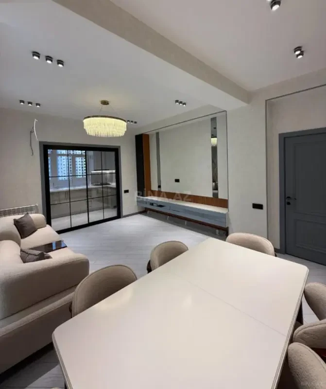 Satılır 3 otaqlı mənzil 104 m²