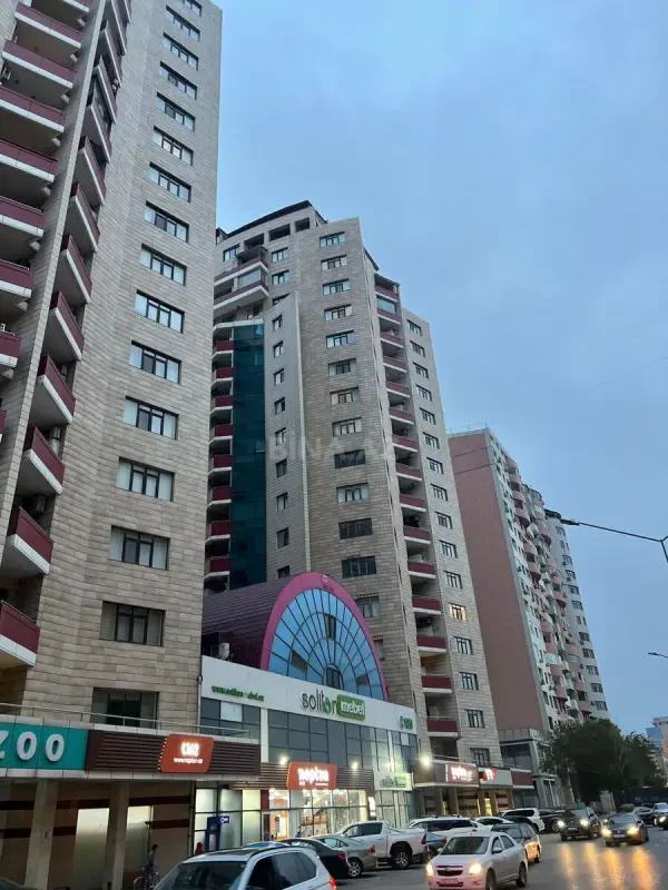 Kirayə verilir 2 otaqlı mənzil 105 m²