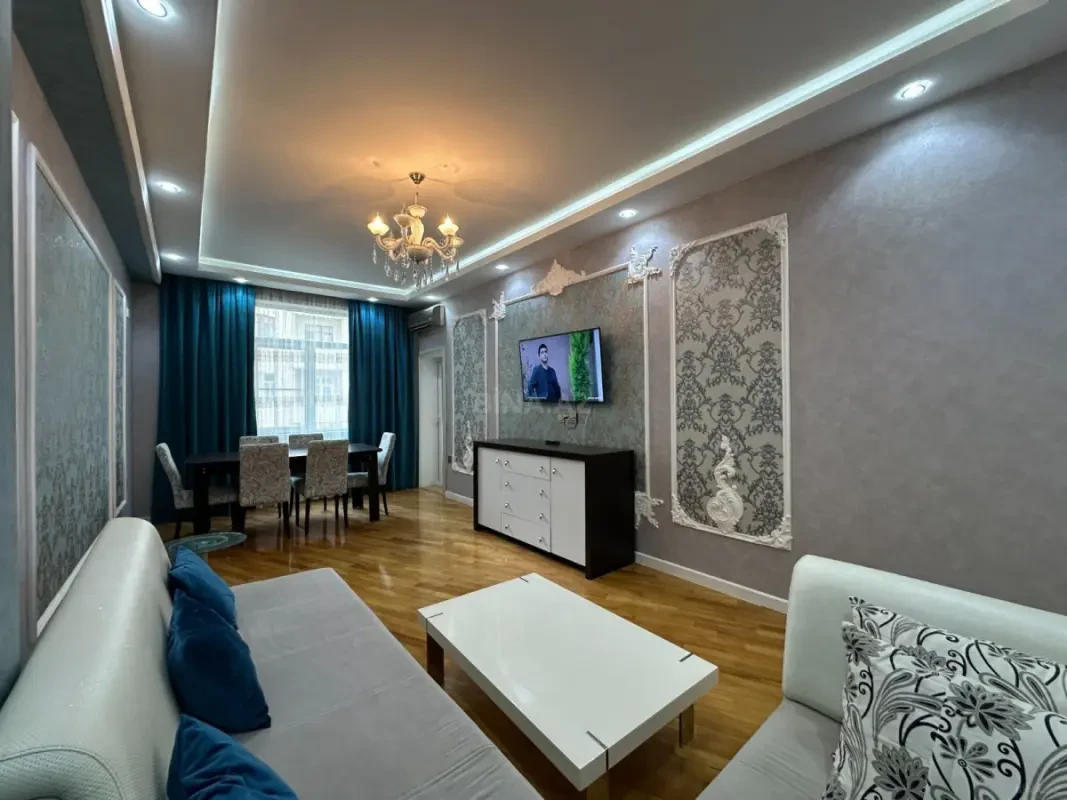Kirayə verilir 2 otaqlı mənzil 65 m²