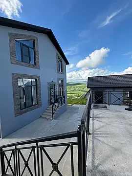 Kirayə verilir 3 otaqlı həyət evi 120 m² — Şamaxı 3 otaq 120.00 m²