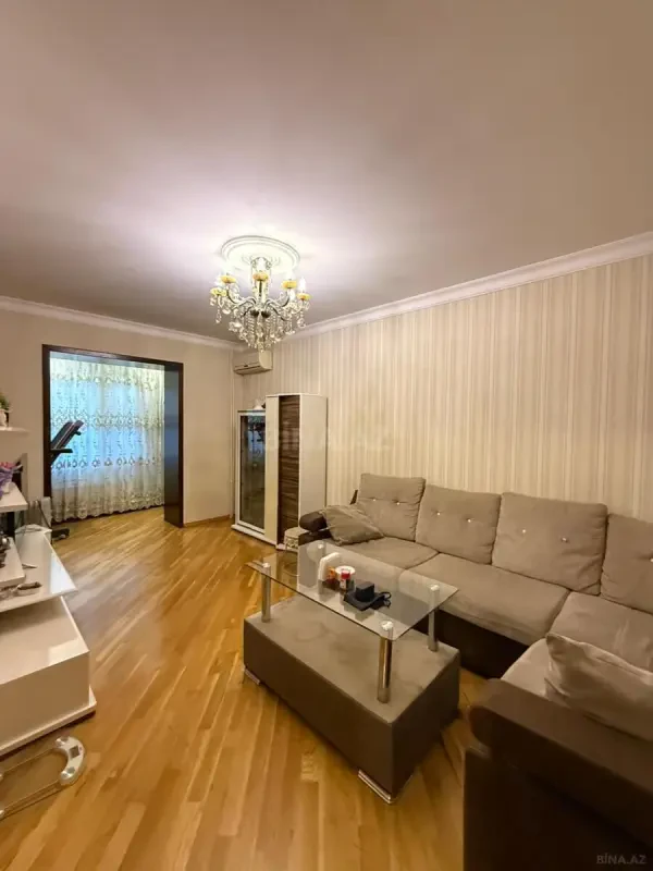 Satılır 4 otaqlı mənzil 110 m²