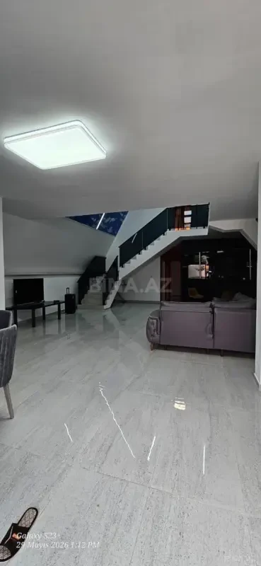 Satılır 5 otaqlı həyət evi 200 m²