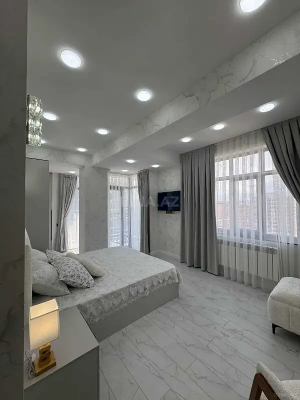 Satılır 3 otaqlı mənzil 87 m²