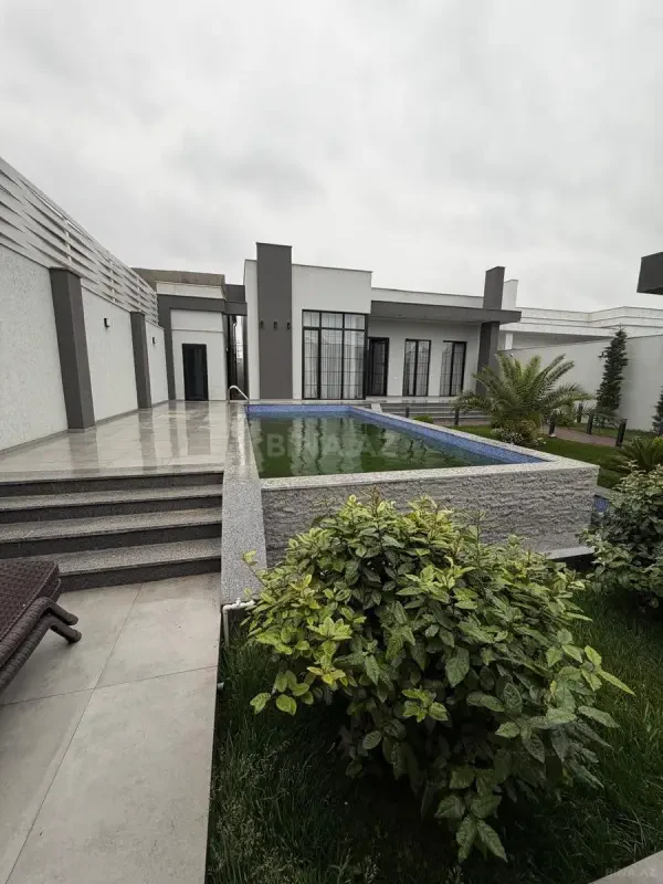 Satılır 5 otaqlı həyət evi 200 m²